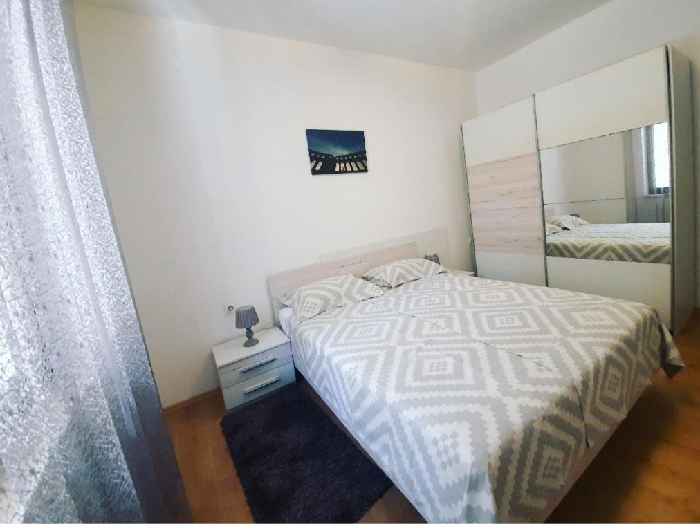 Apartment Nena Near The City Center With Free Parking Пула Екстер'єр фото